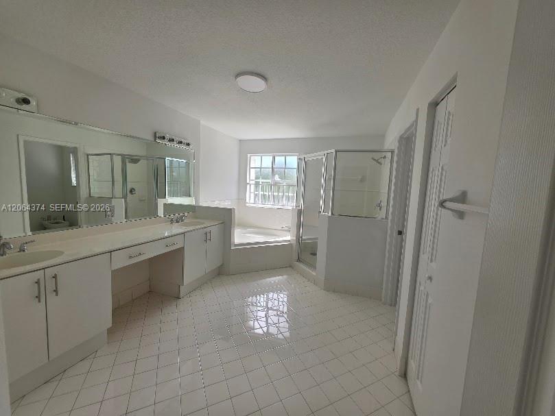 11525 Nw 71st Street Property Photo 19