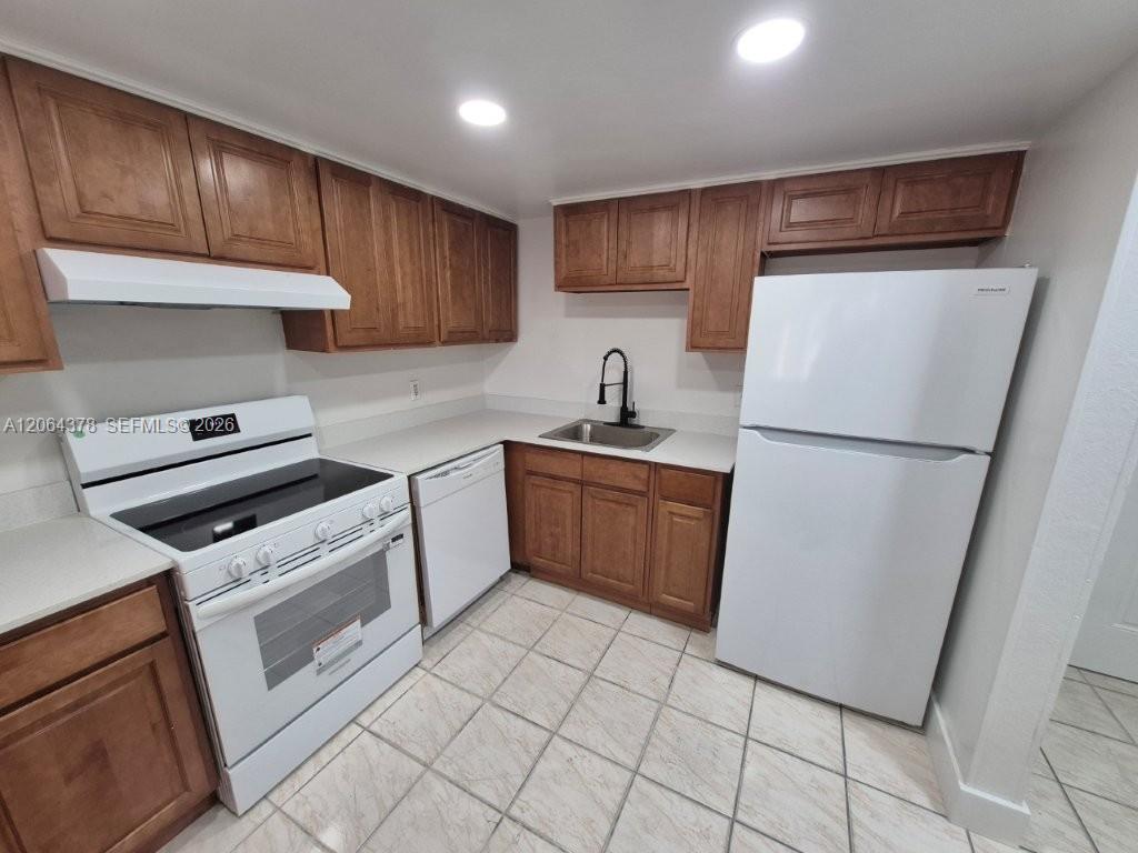 1750 W 46th Street 331 Property Photo 3
