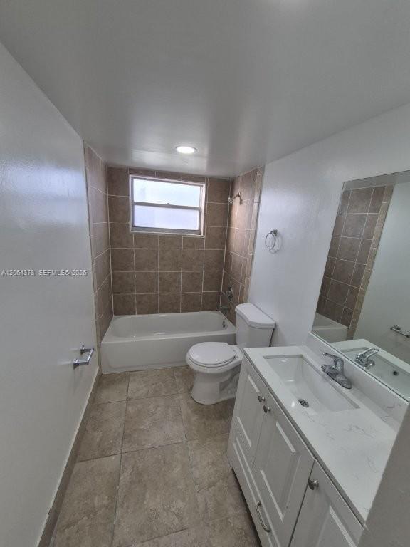 1750 W 46th Street 331 Property Photo 6