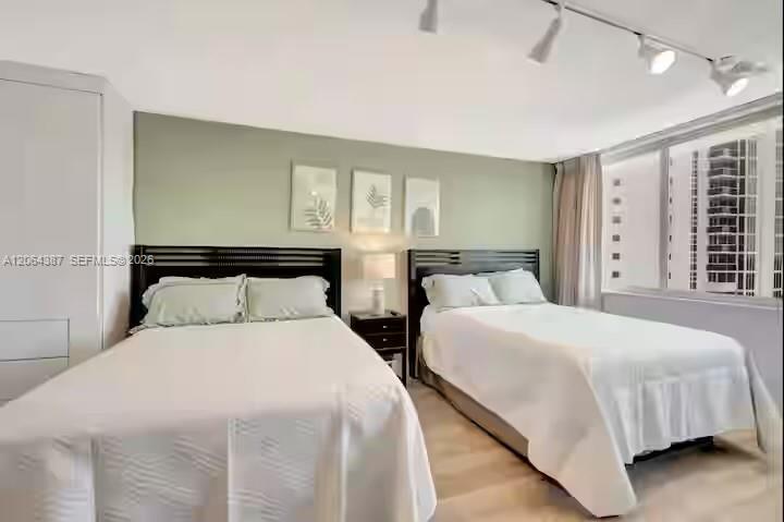 19201 Collins Avenue 540 Property Photo 7