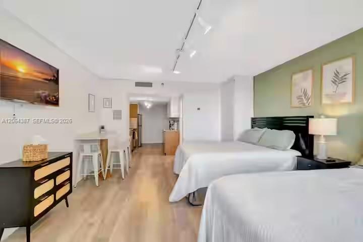 19201 Collins Avenue 540 Property Photo 8