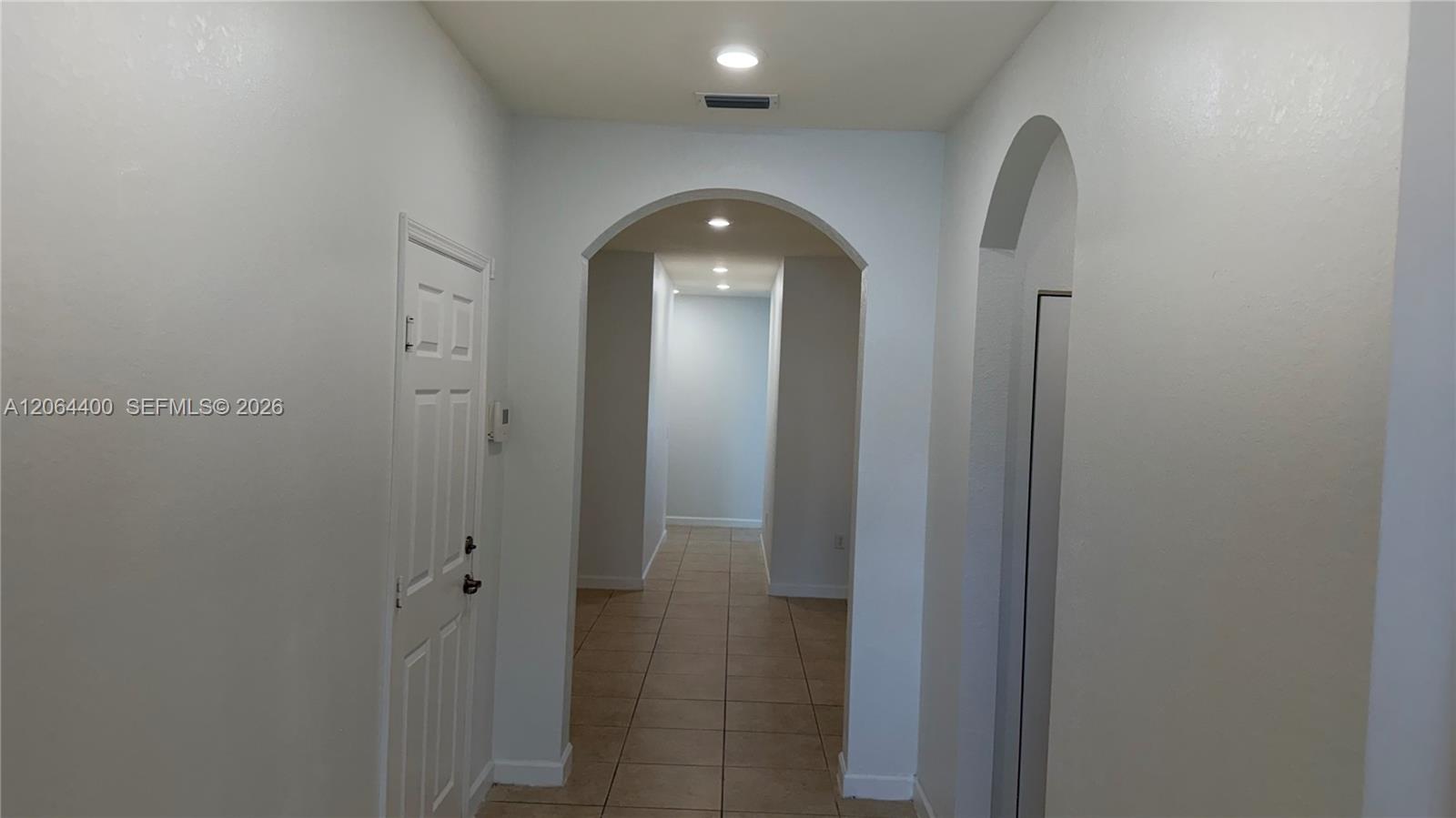 737 Se 37th Place Property Photo 2