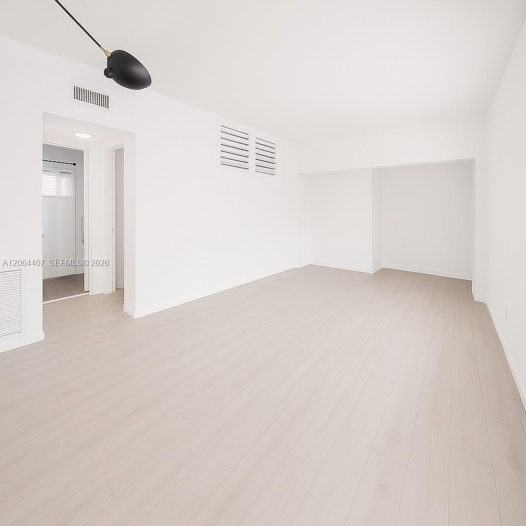 1110 Venetian Way 2b Property Photo 2