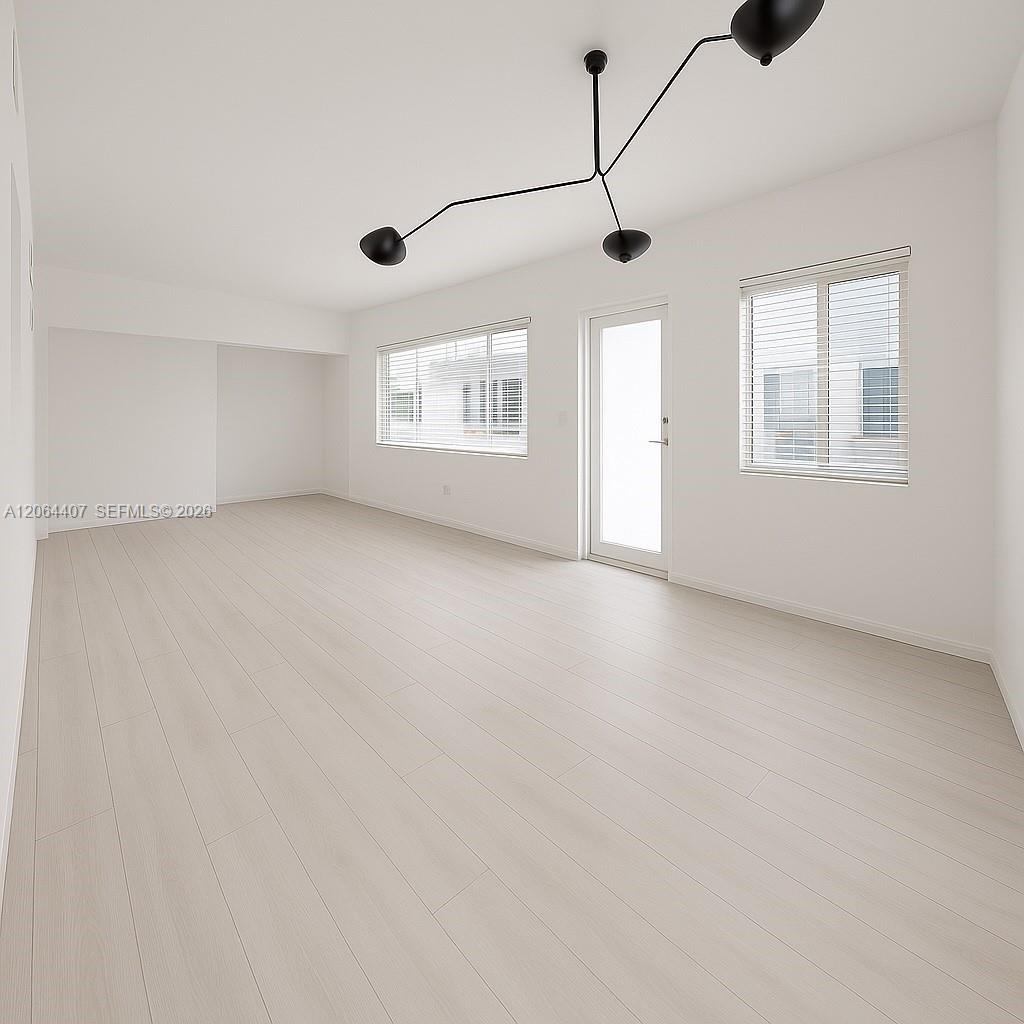 1110 Venetian Way 2b Property Photo 4