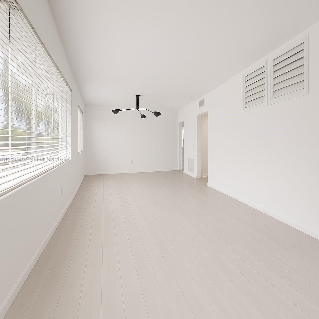 1110 Venetian Way 2b Property Photo 6