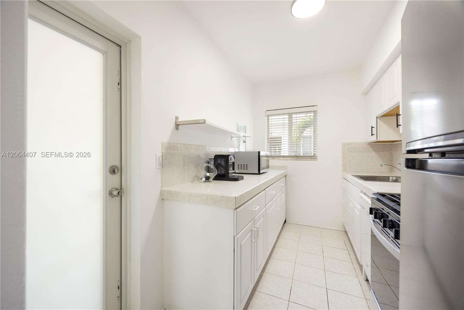 1110 Venetian Way 2b Property Photo 8