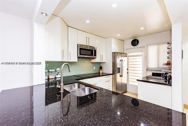 2081 S Ocean Drive 411 Property Photo 21