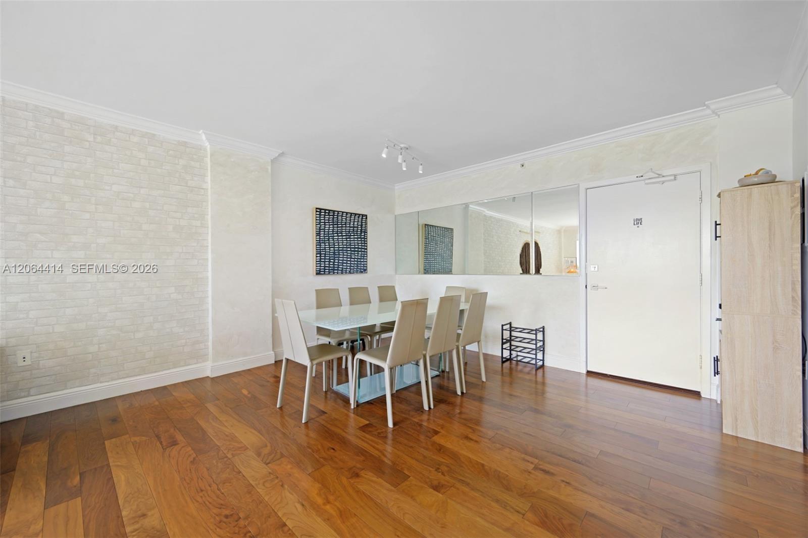 10275 Collins Avenue 334 Property Photo 7