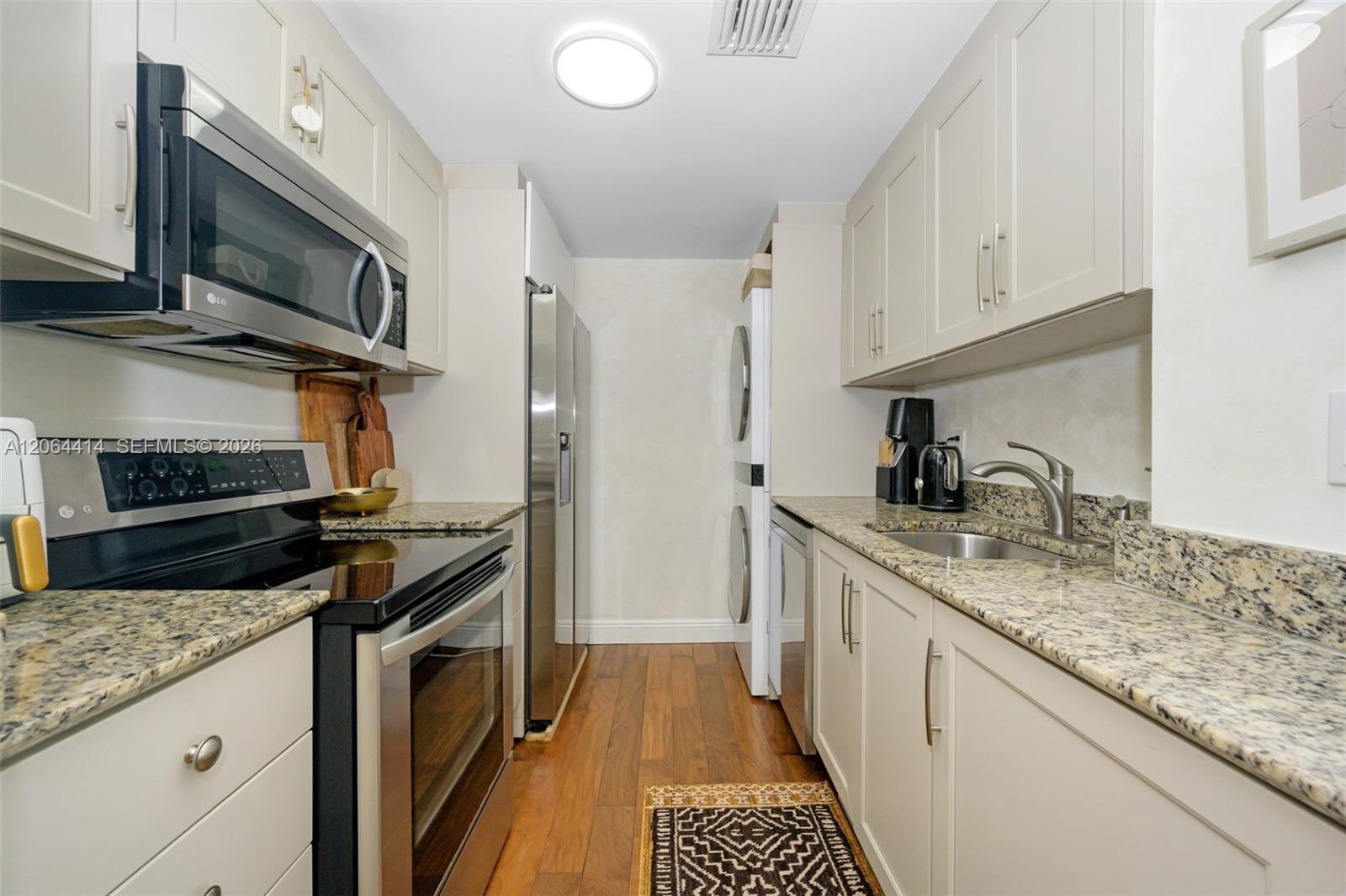 10275 Collins Avenue 334 Property Photo 10