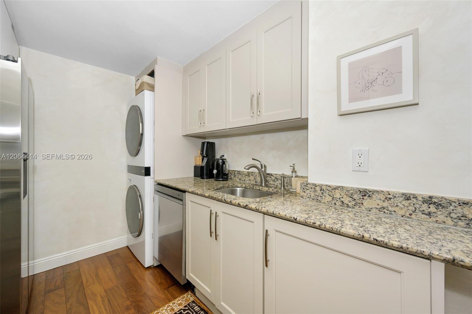 10275 Collins Avenue 334 Property Photo 11