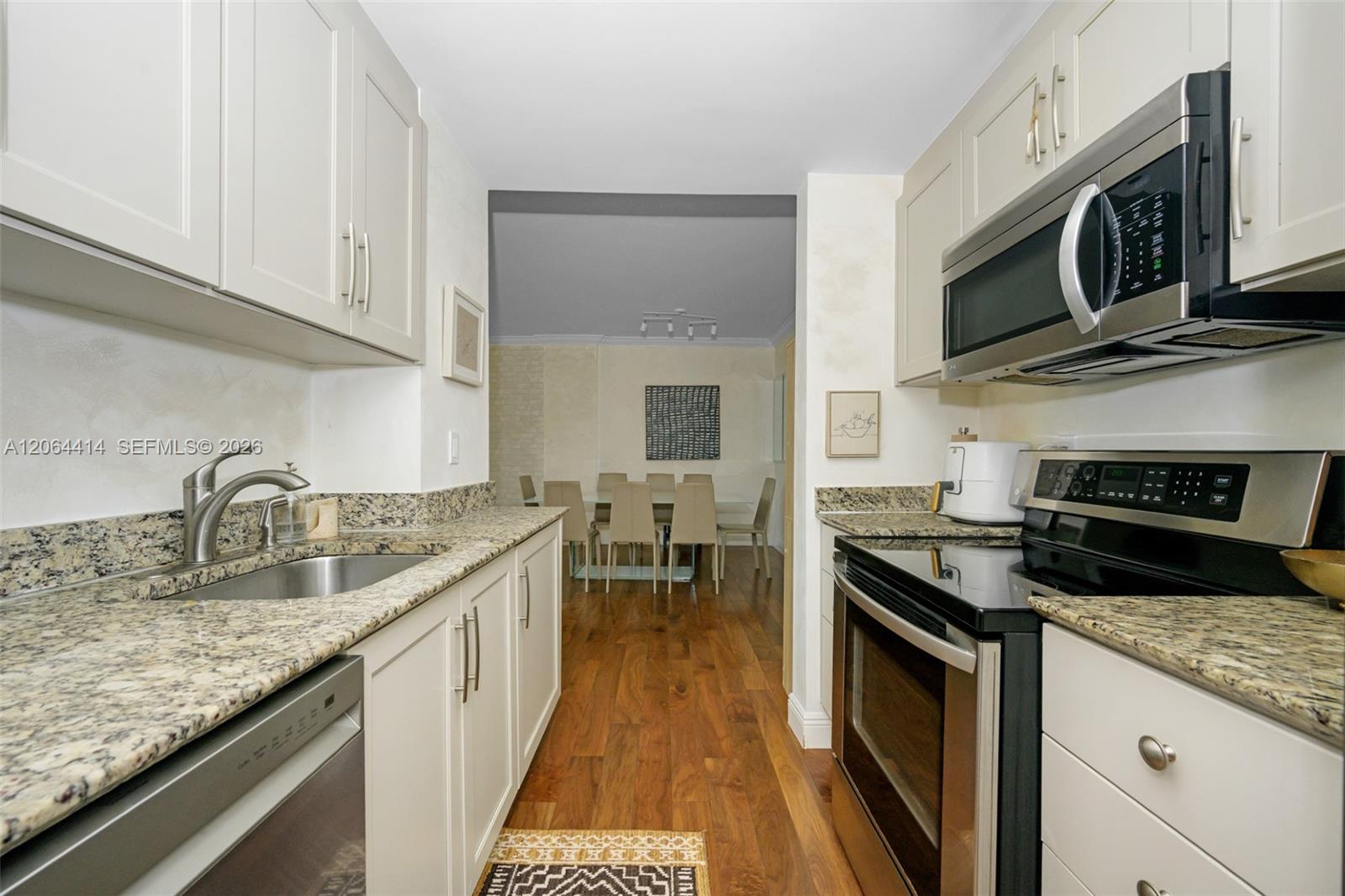 10275 Collins Avenue 334 Property Photo 12