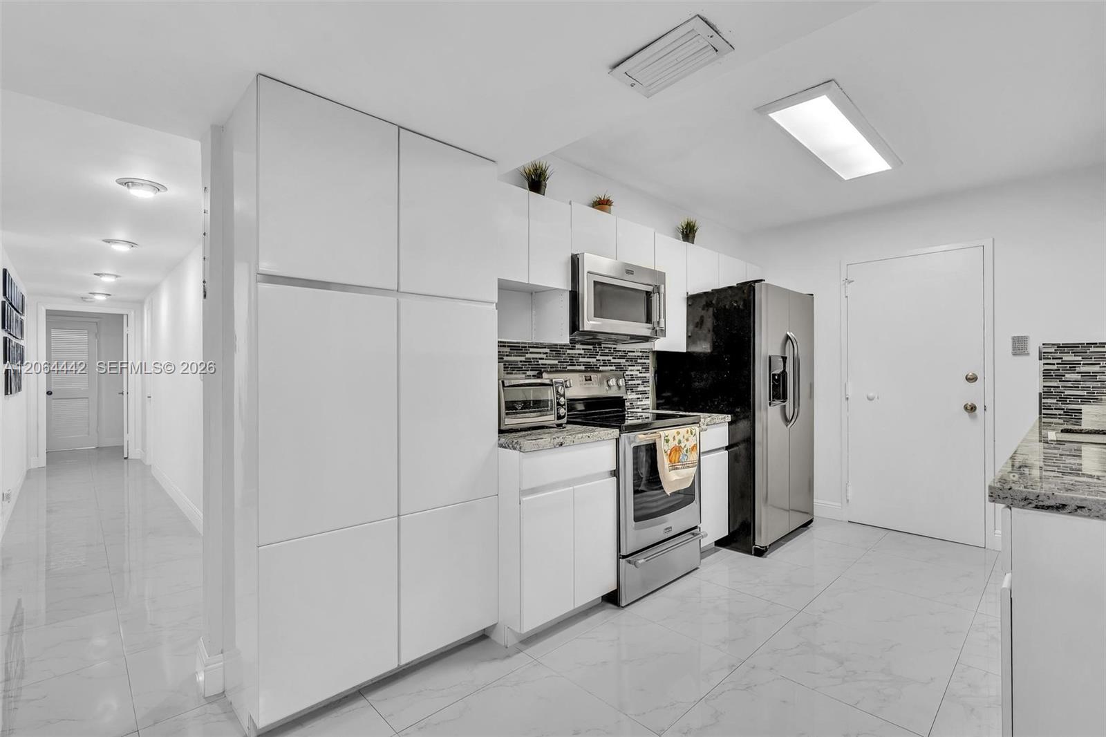 A12064442 Property Photo 17