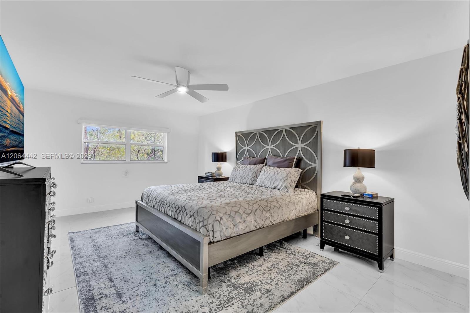 A12064442 Property Photo 32