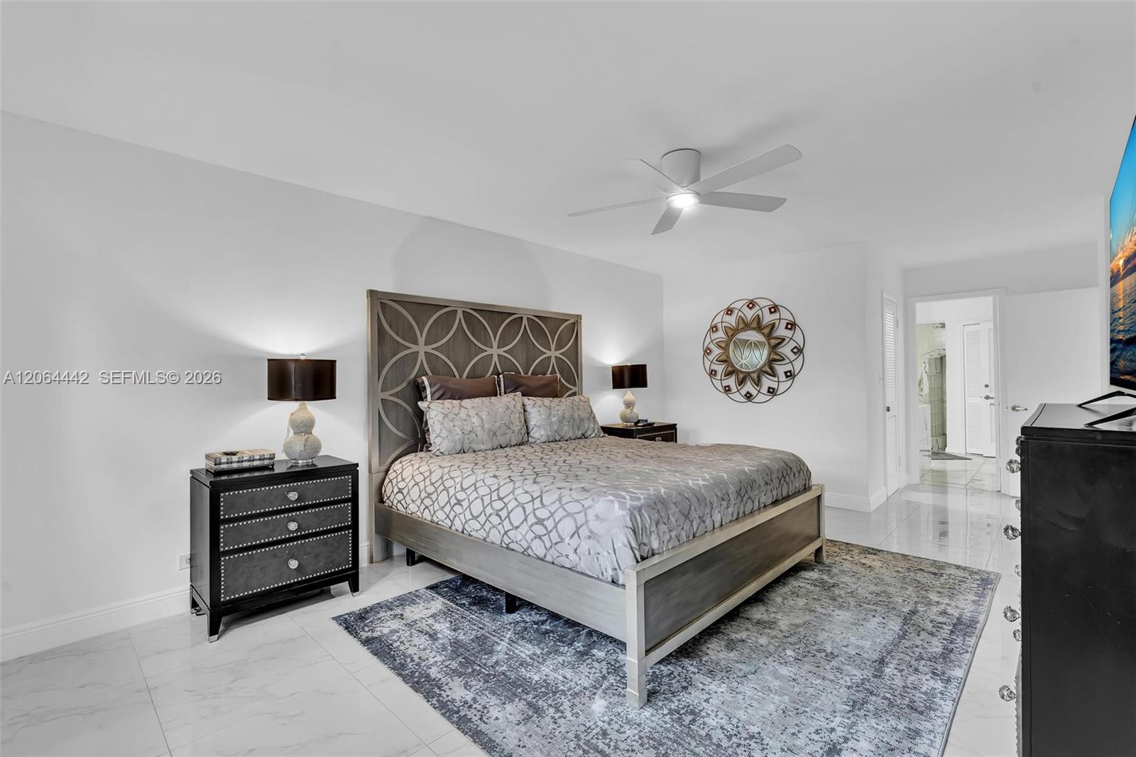 A12064442 Property Photo 33