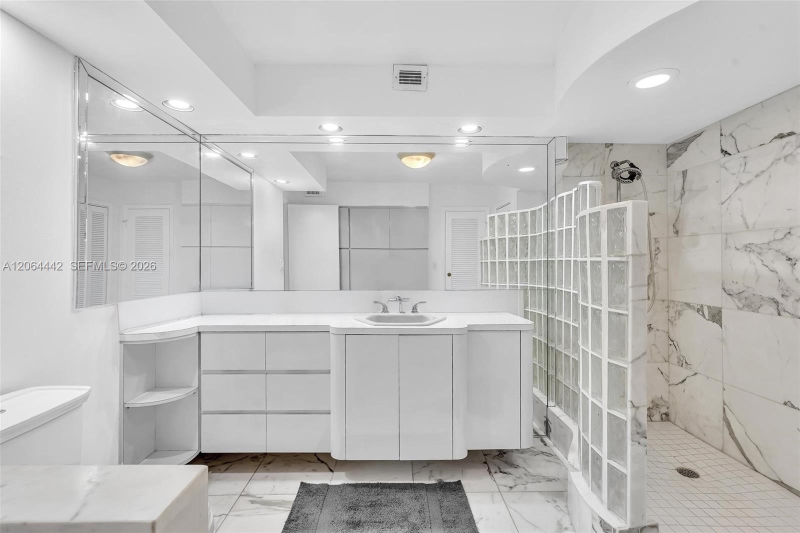 A12064442 Property Photo 38