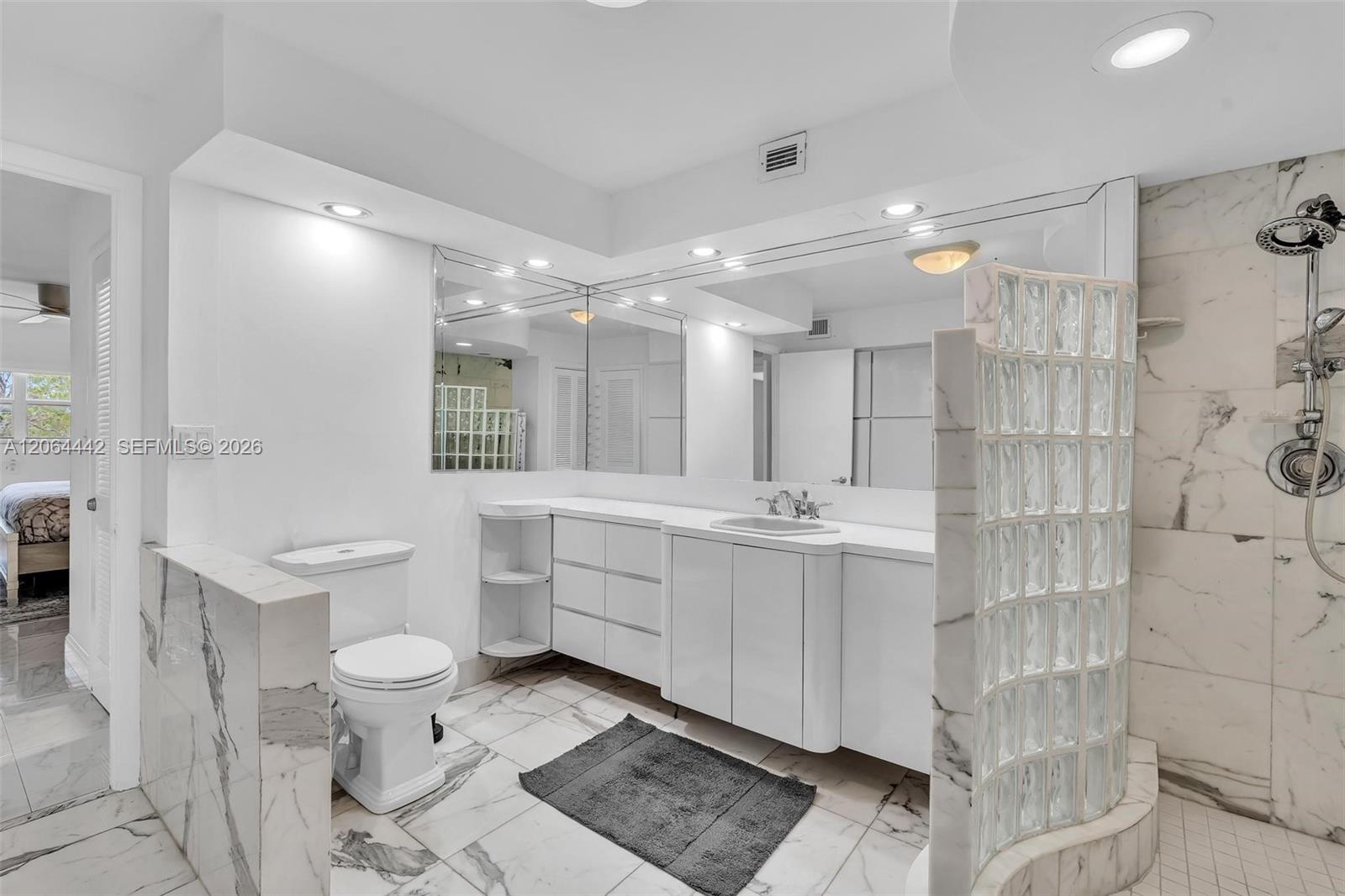 A12064442 Property Photo 39