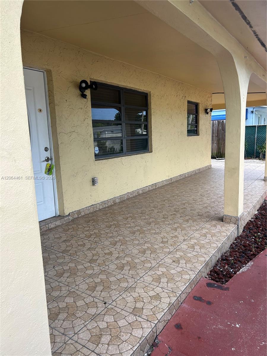 19710 Nw 51st Avenue Property Photo 2