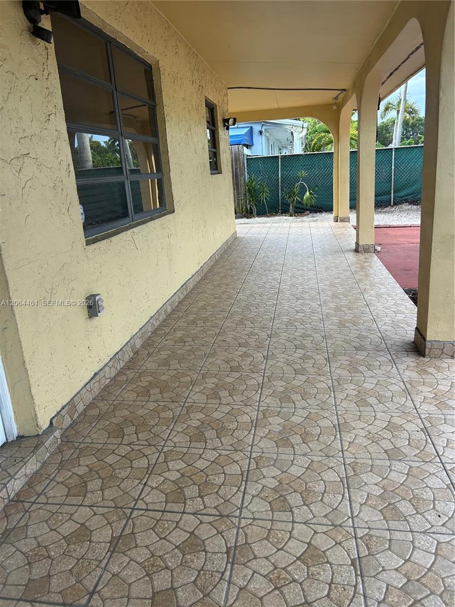 19710 Nw 51st Avenue Property Photo 3