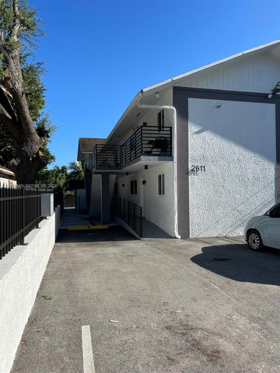 2611 Nw 32nd Street Property Photo 5