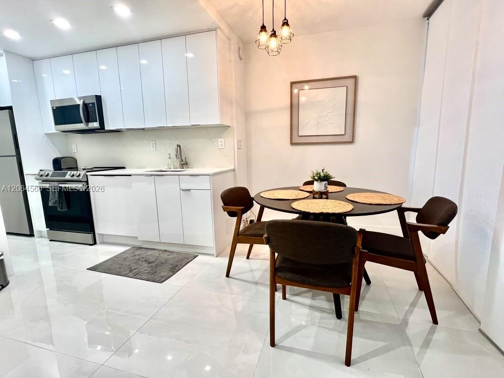 2899 Collins Avenue 610 Property Photo 8