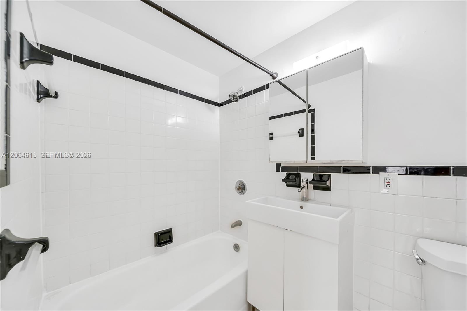 1051 Meridian Avenue 1d Property Photo 9