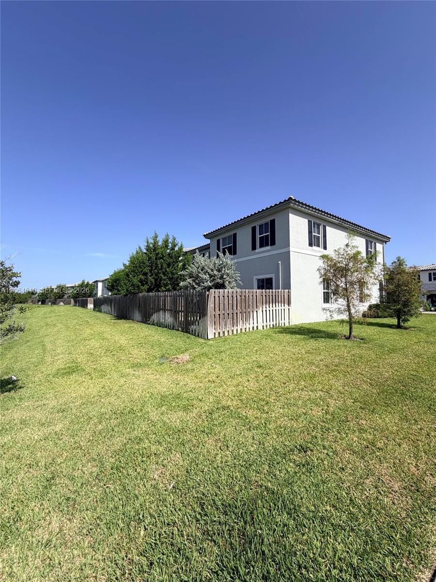 11830 Nw 46th Street Property Photo 6