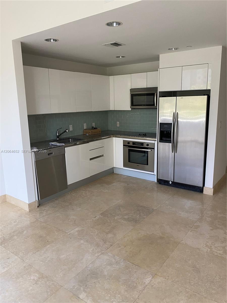 1050 Brickell Avenue 220 Property Photo 1