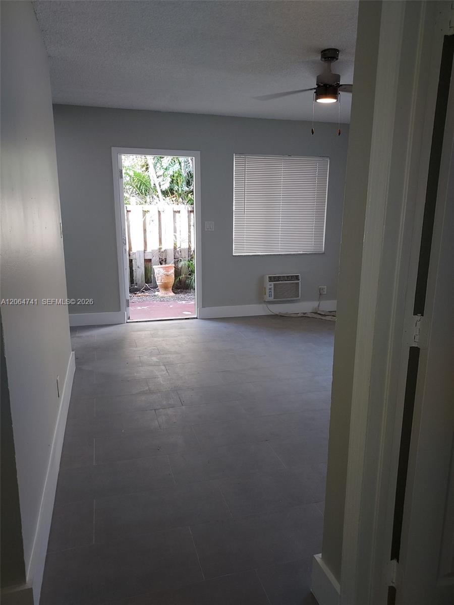 808 Sw 14th Terrace 4 Property Photo 5
