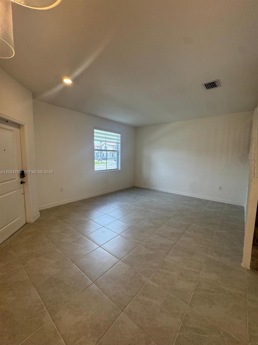 A12064766 Property Photo 3