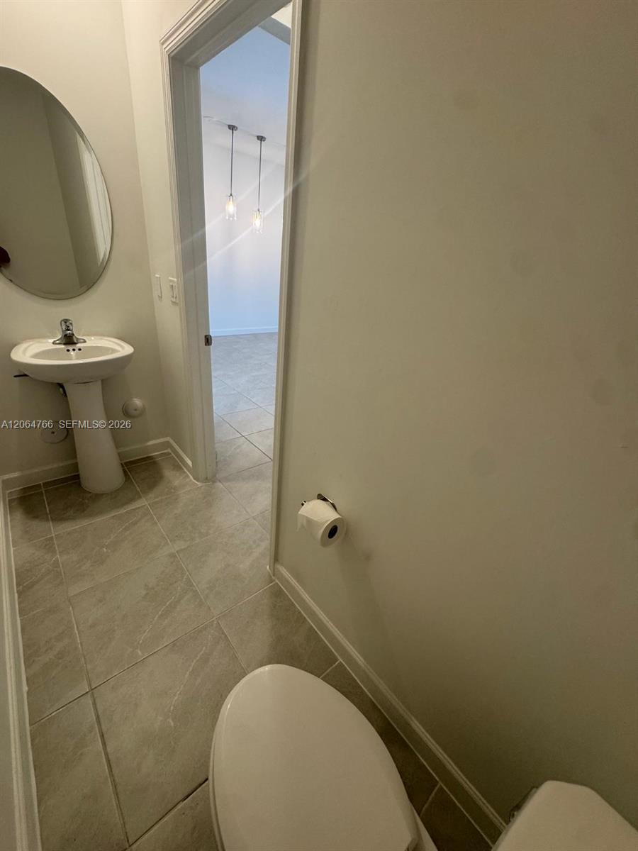 A12064766 Property Photo 18