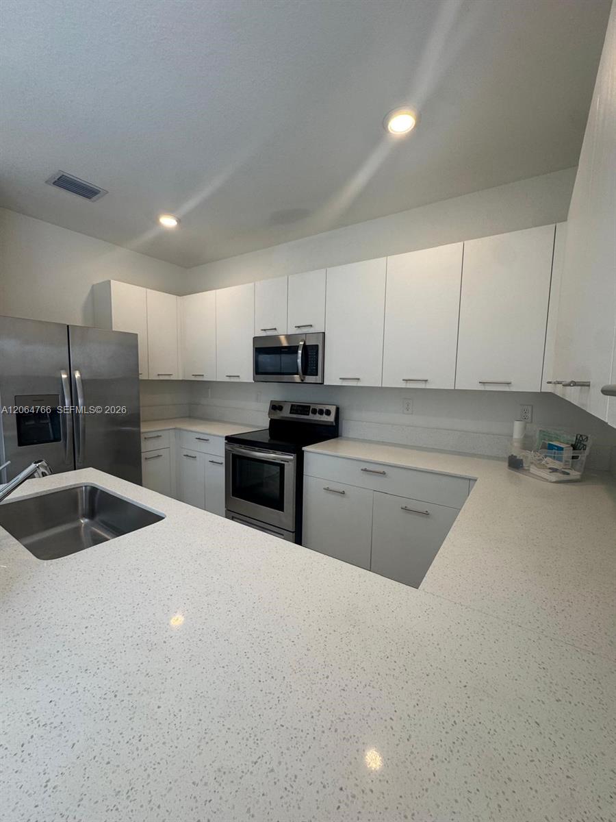 A12064766 Property Photo 20