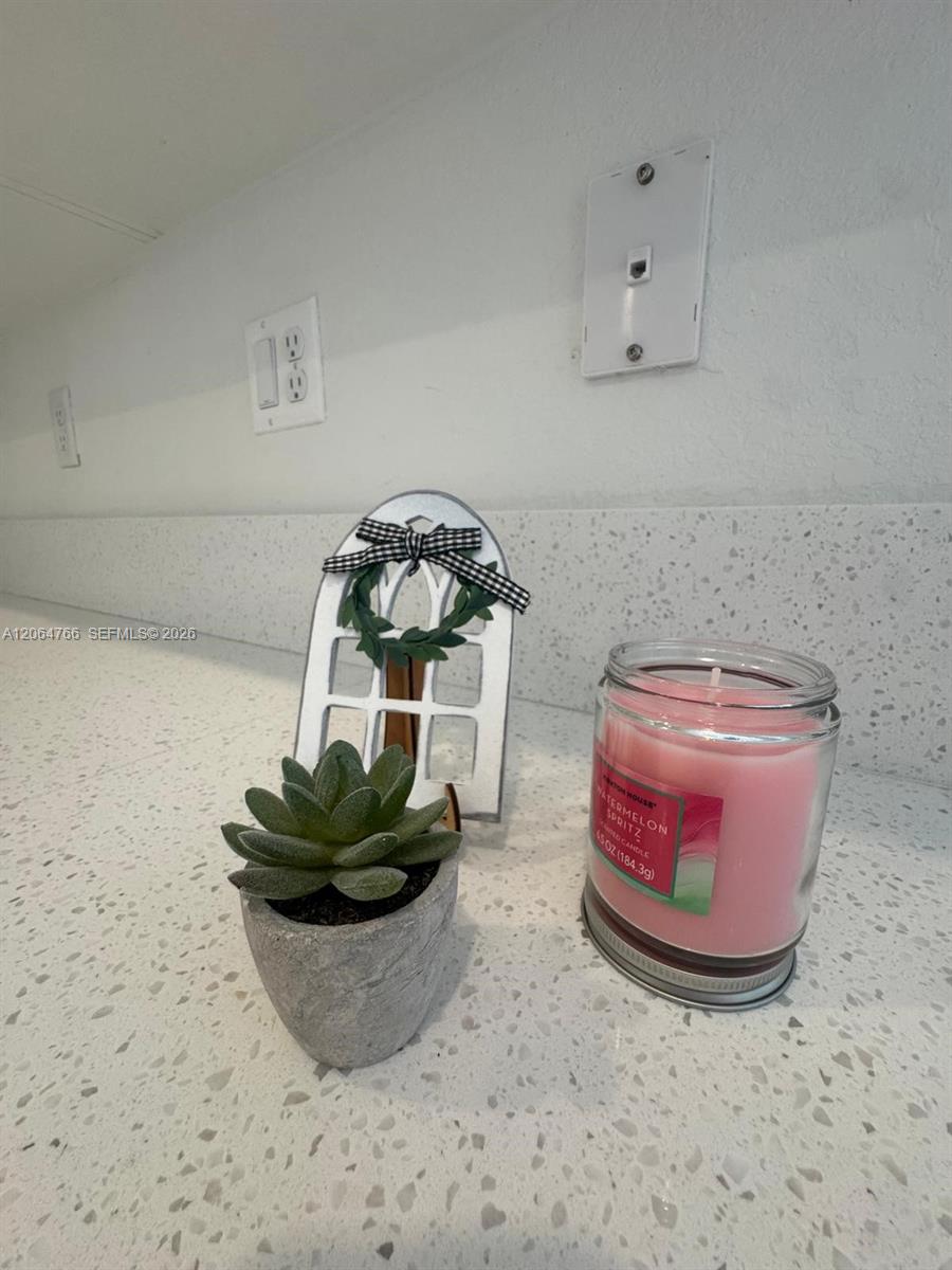 A12064766 Property Photo 23