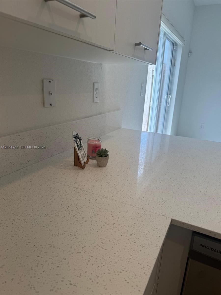 A12064766 Property Photo 24