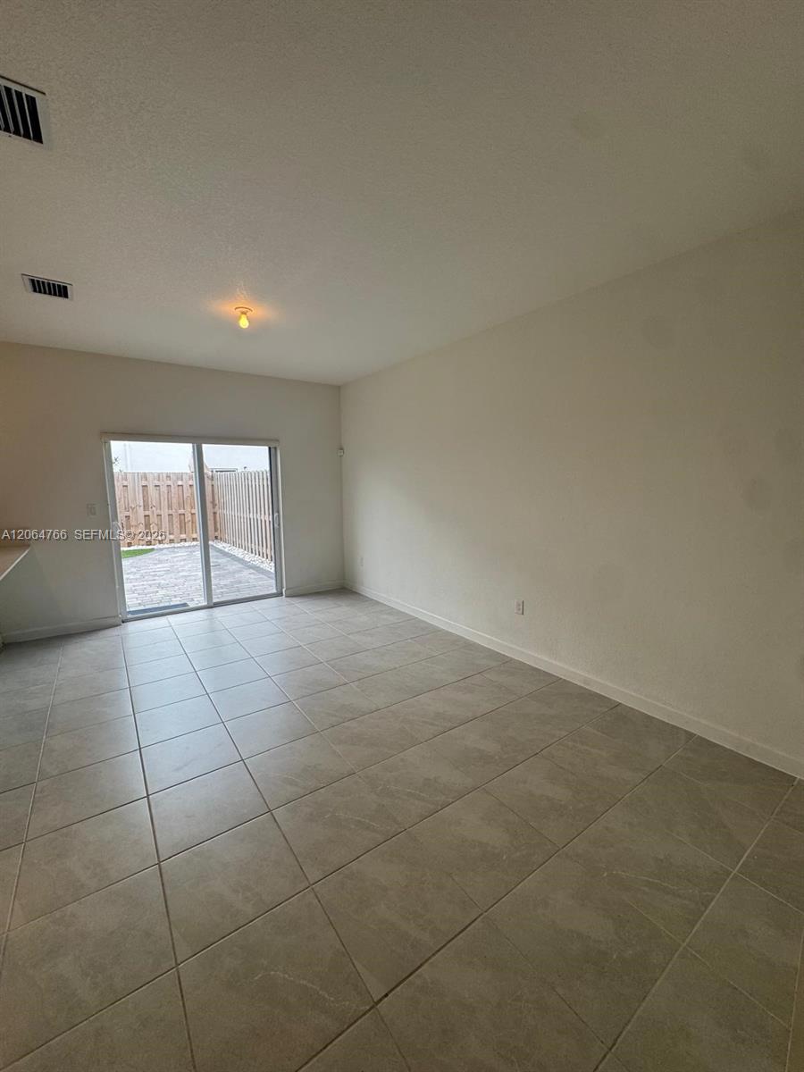 A12064766 Property Photo 26