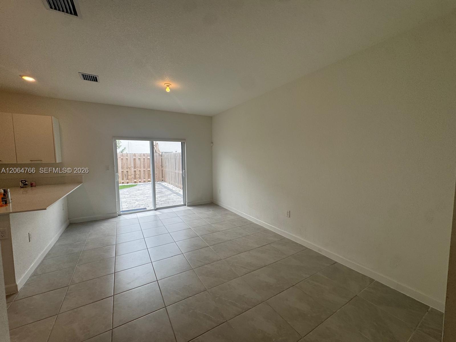 A12064766 Property Photo 27