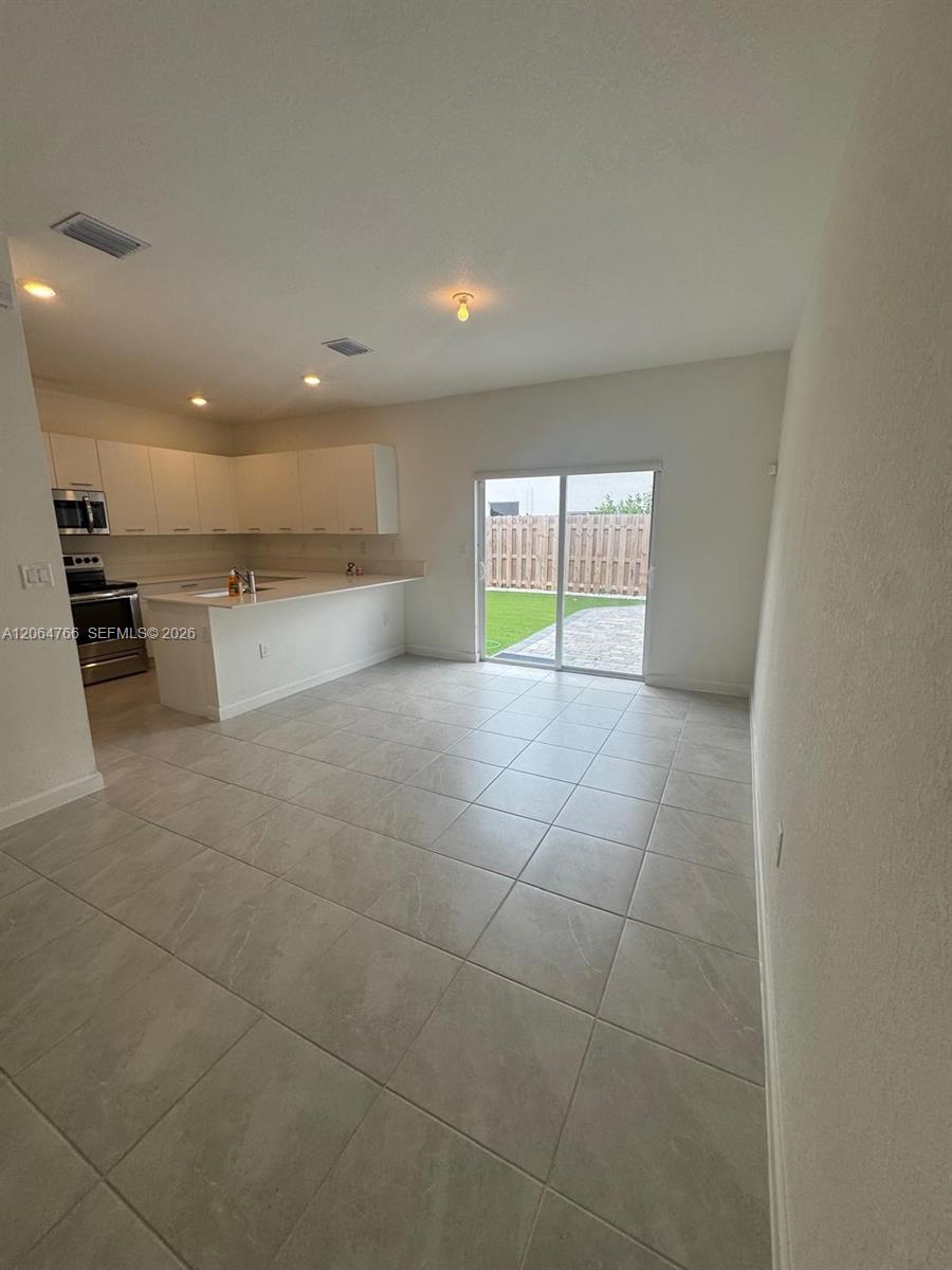 A12064766 Property Photo 28