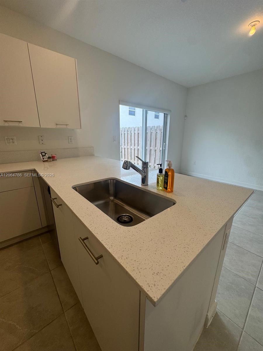 A12064766 Property Photo 30