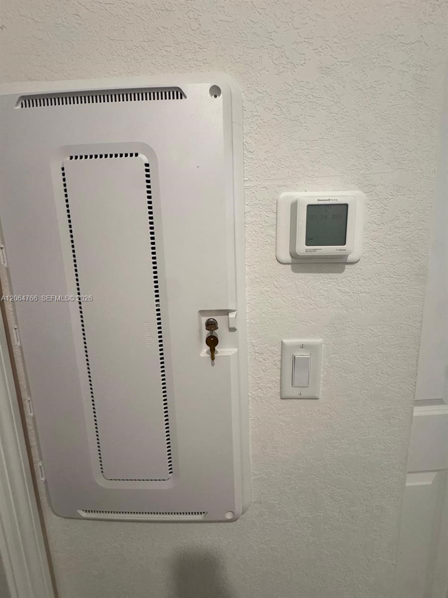 A12064766 Property Photo 33