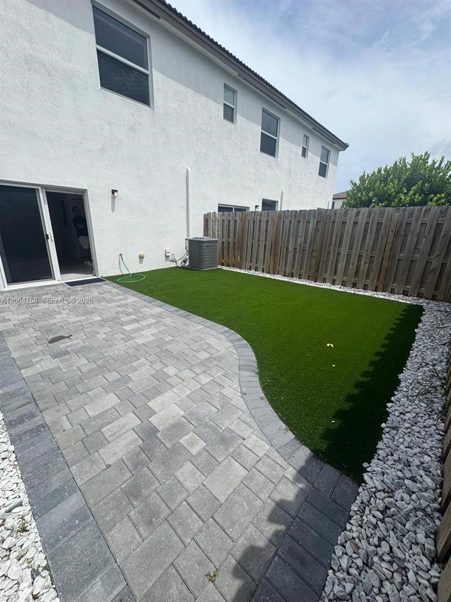 A12064766 Property Photo 34