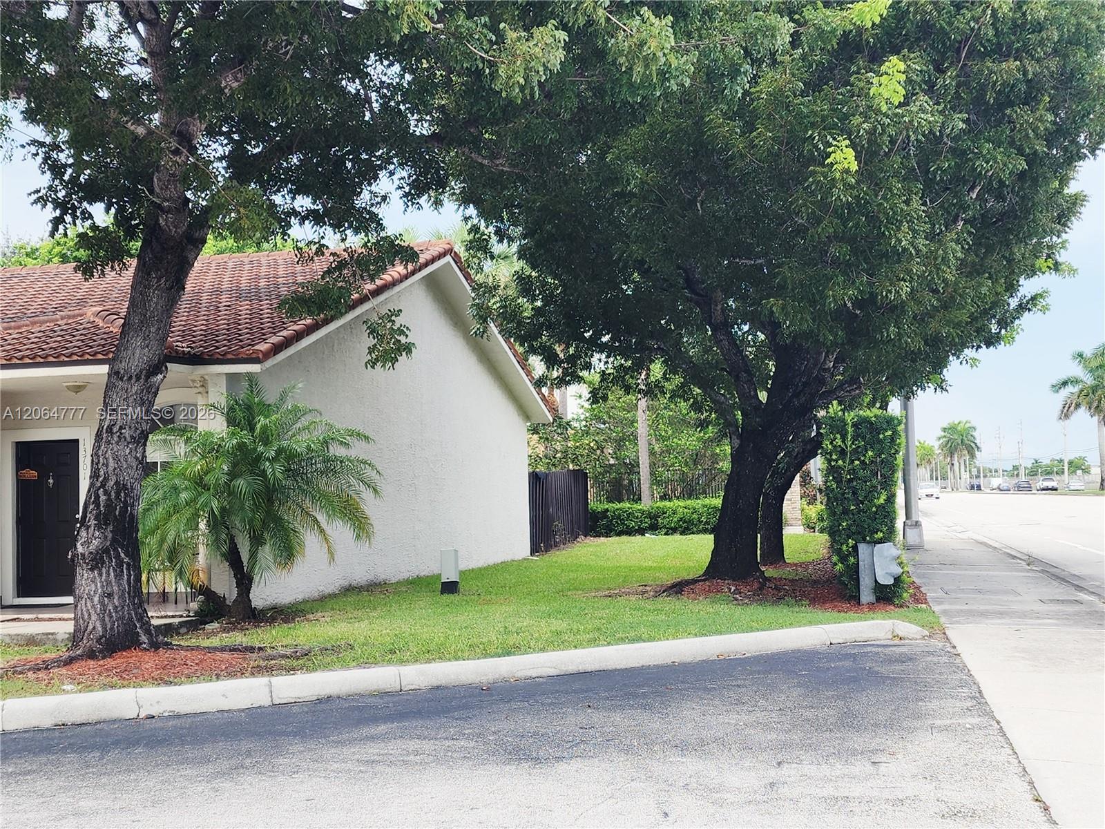13701 Sw 169th Terrace Property Photo 2