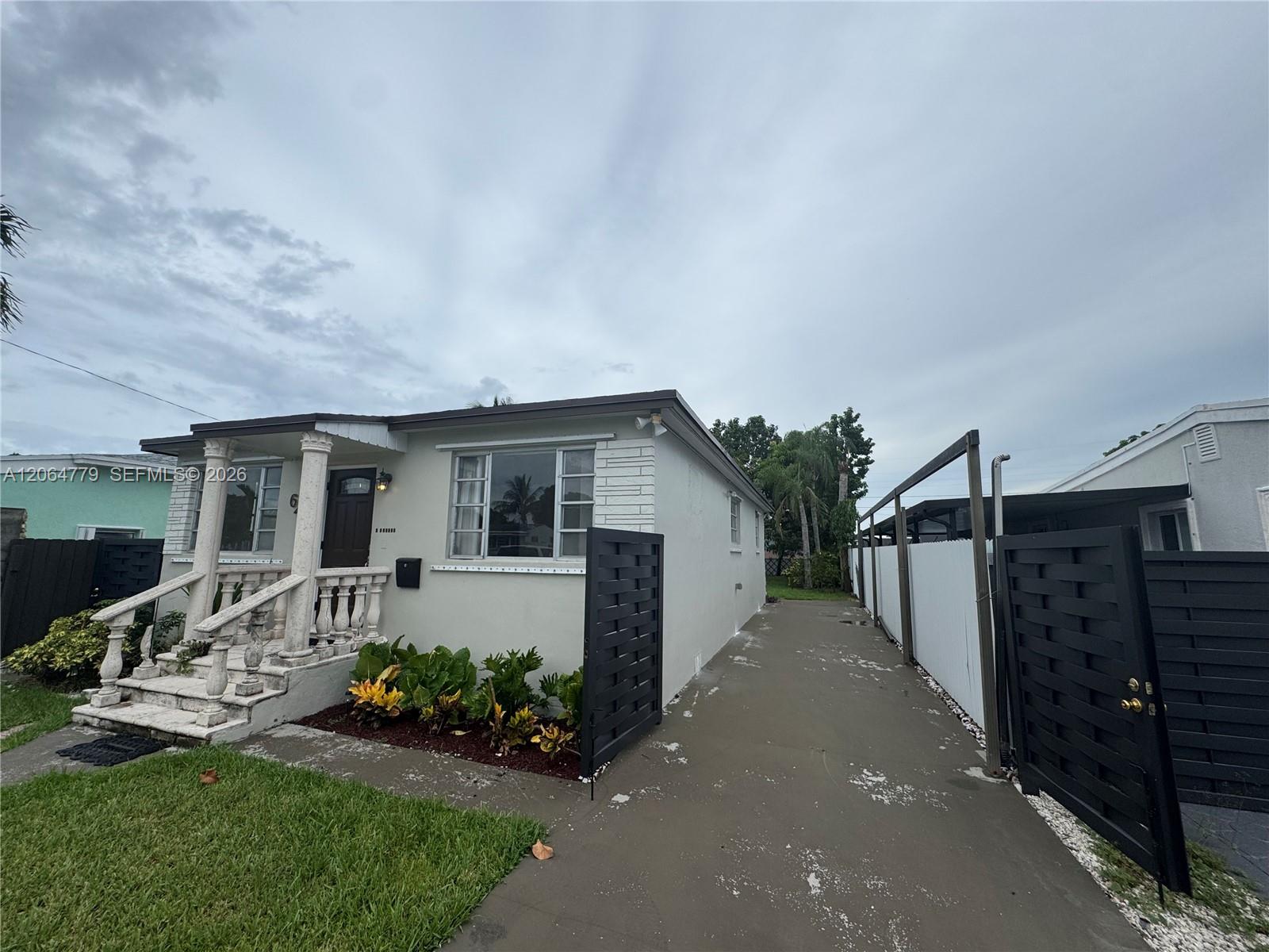 648 E 40th Street Property Photo 4
