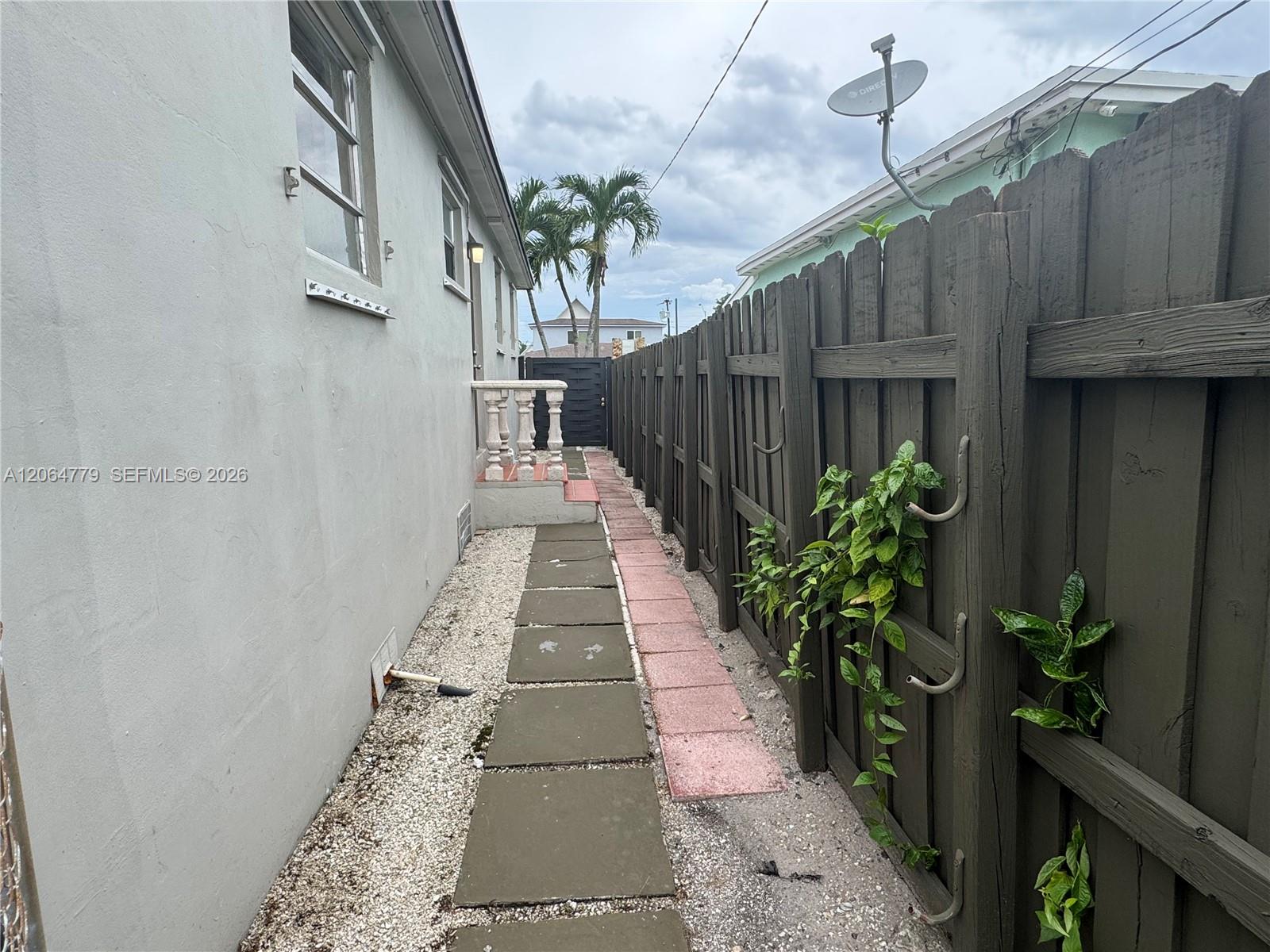 648 E 40th Street Property Photo 6