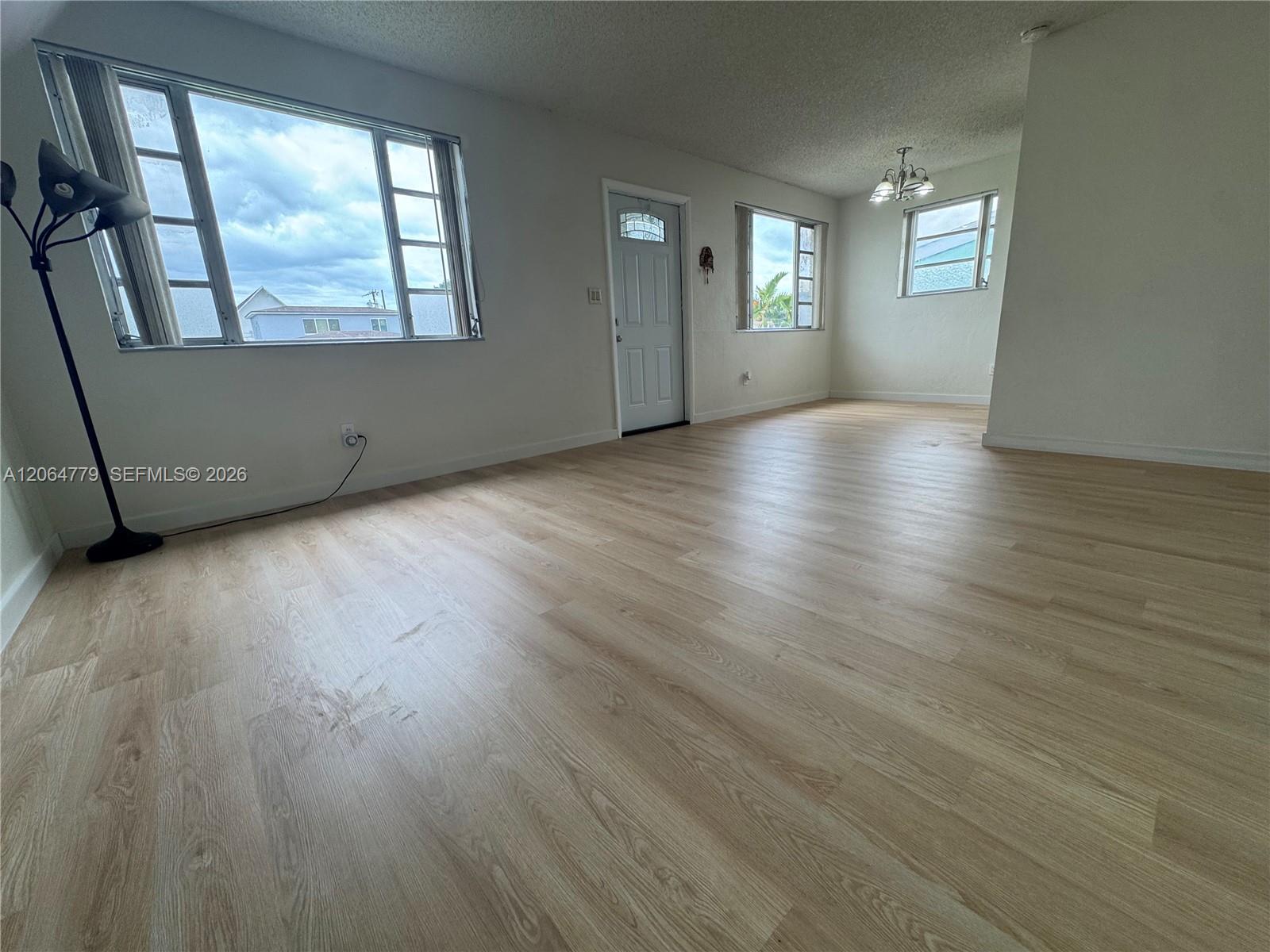 648 E 40th Street Property Photo 7