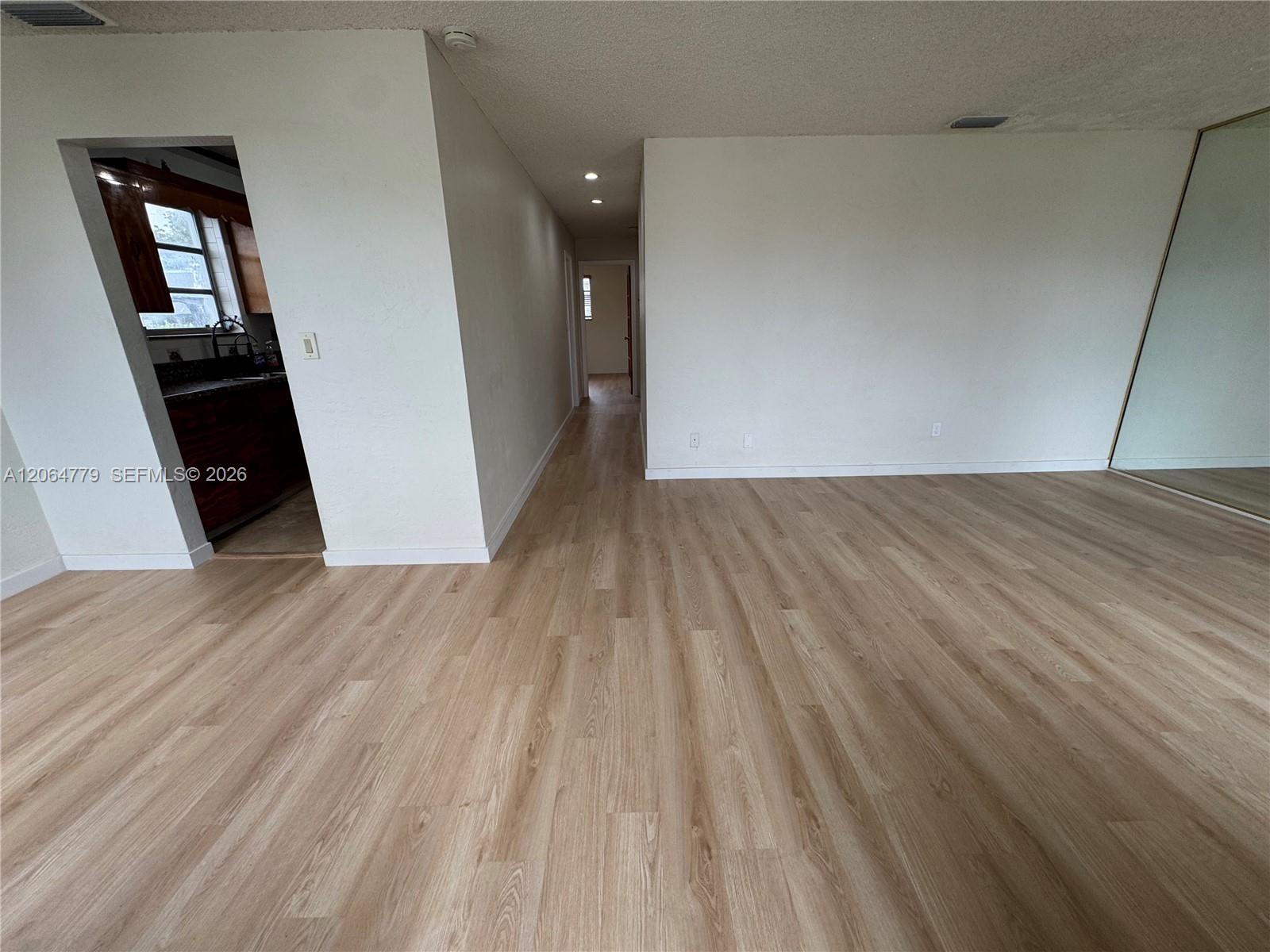 648 E 40th Street Property Photo 9