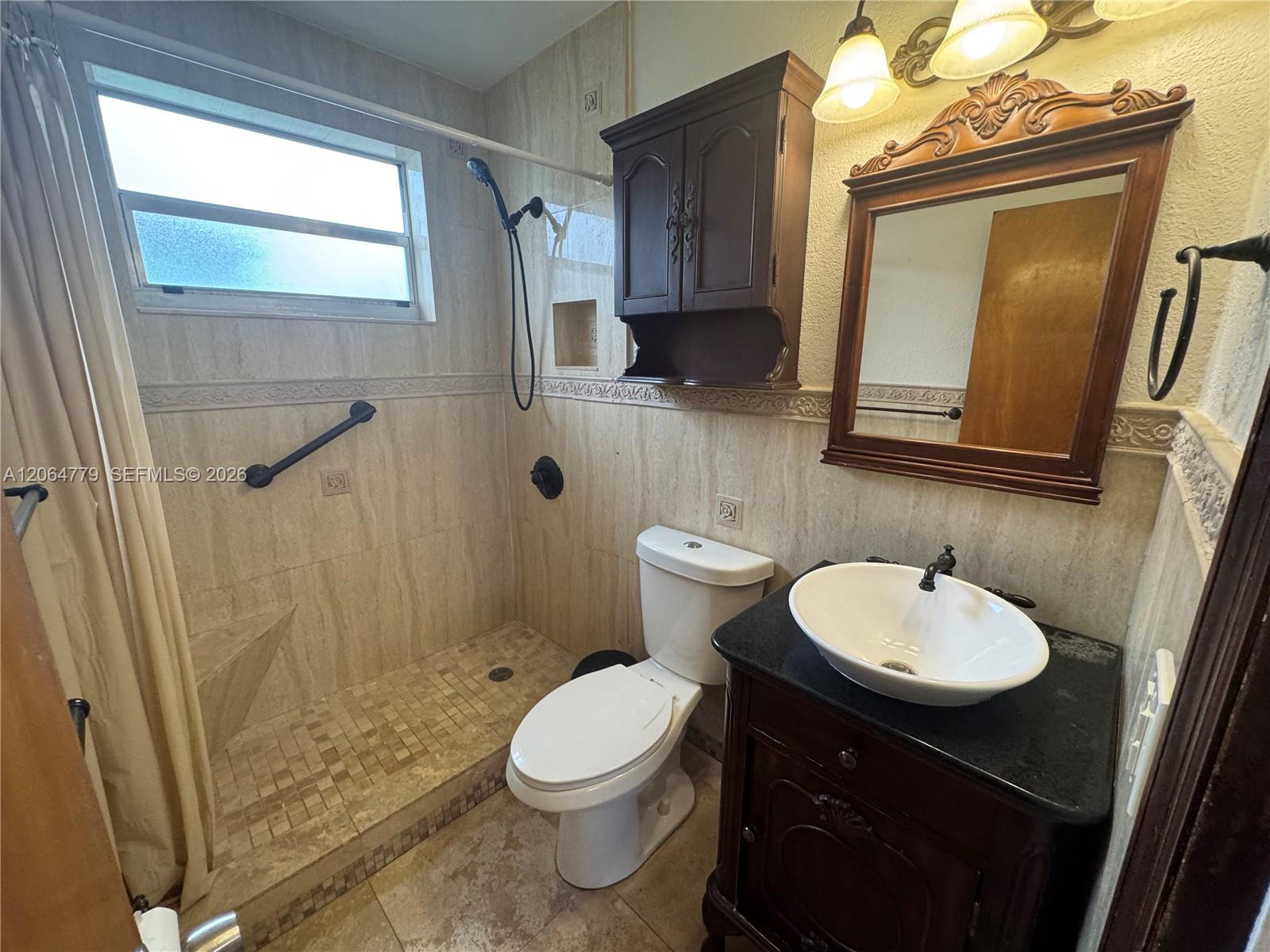 648 E 40th Street Property Photo 16