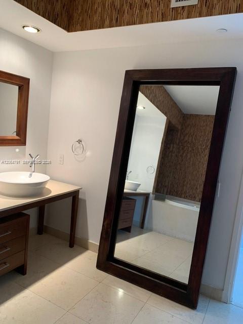 450 Alton Road 2207 Property Photo 18