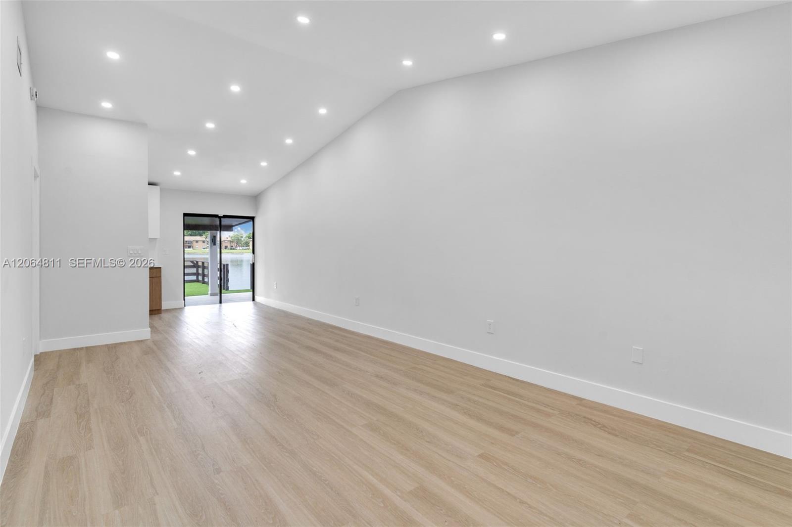 2523 W 65th Street Property Photo 4