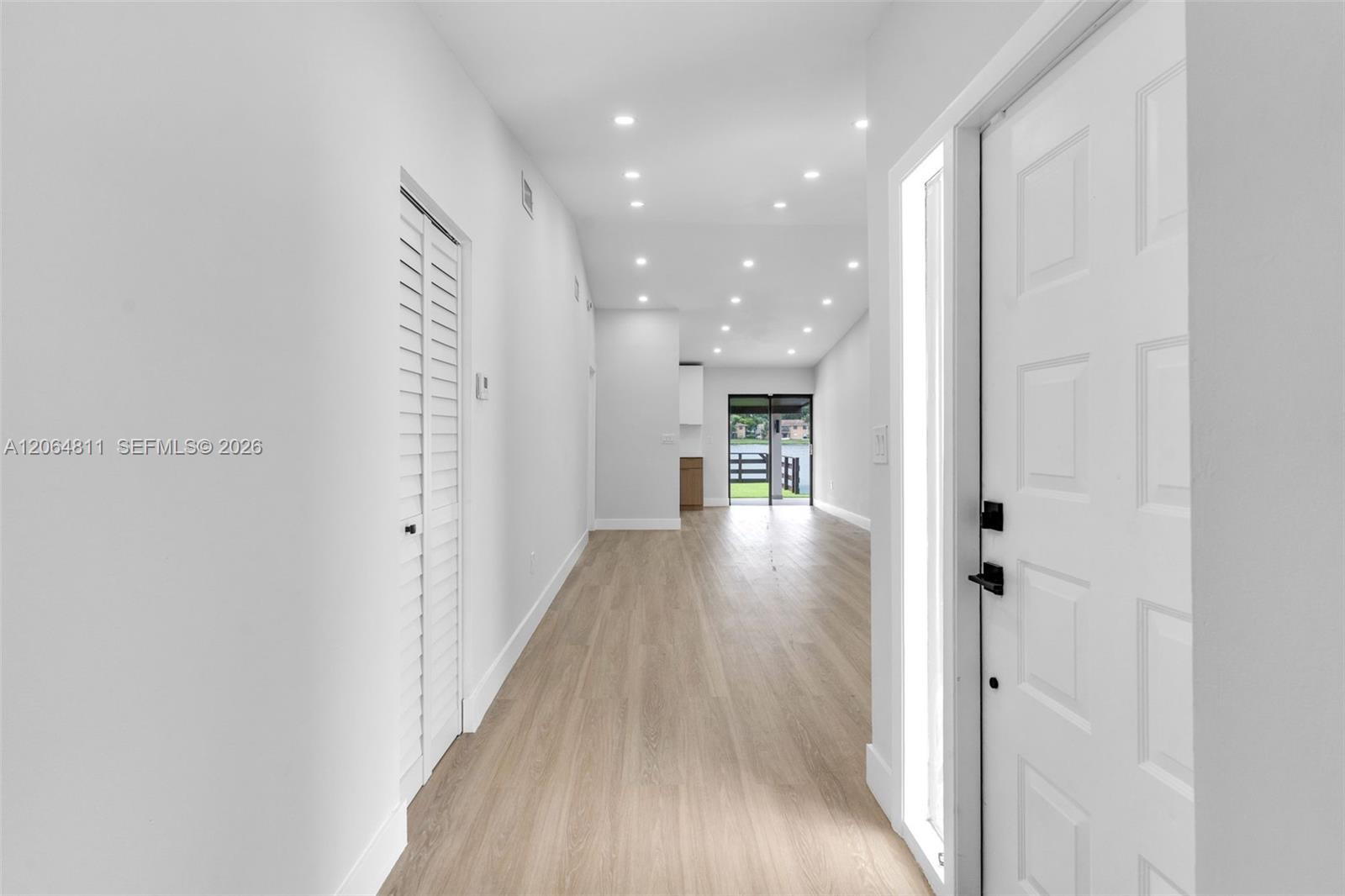 2523 W 65th Street Property Photo 14