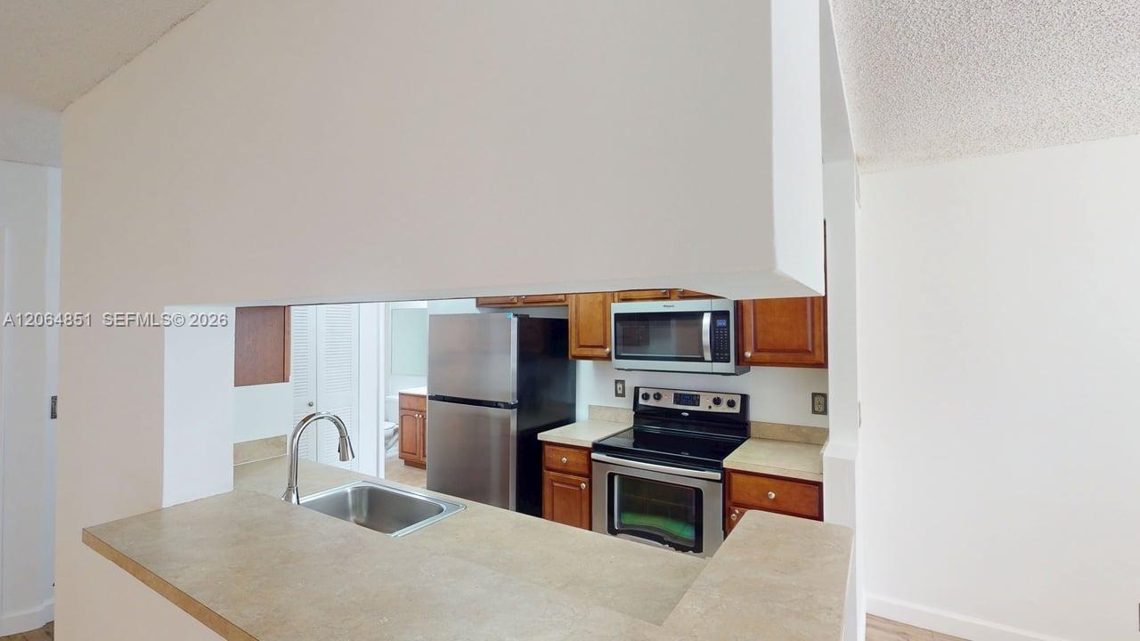 9855 Westview Drive 717 Property Photo 7
