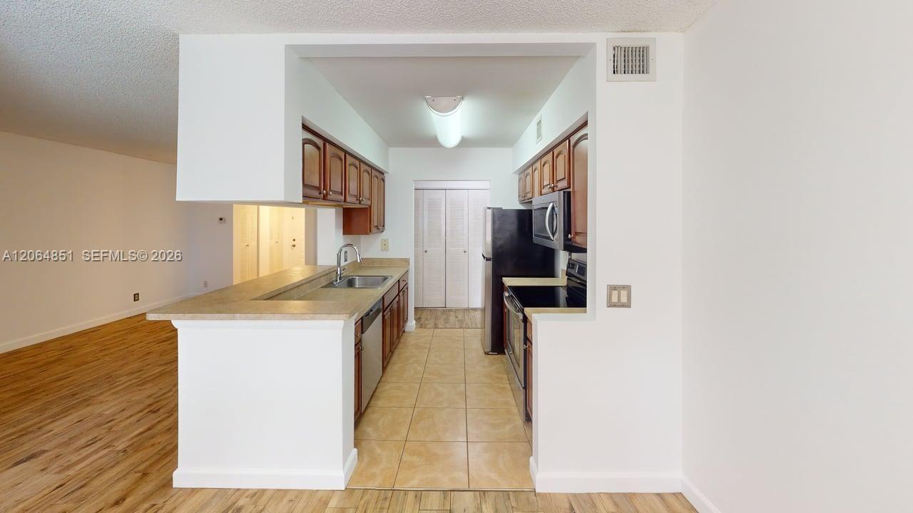 9855 Westview Drive 717 Property Photo 10